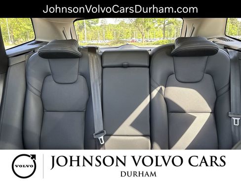 Used 2023 Volvo XC60 B5 Plus AWD/4WD image 23