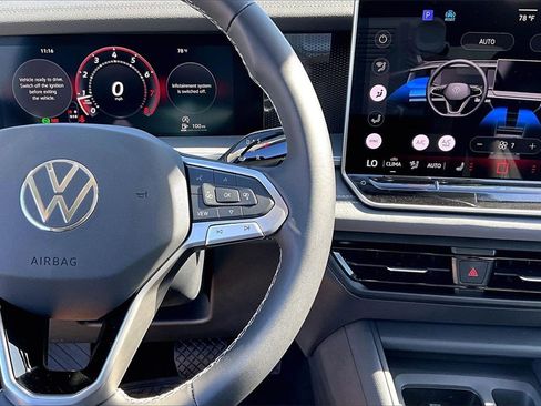 New 2026 Volkswagen Tiguan SE image 25