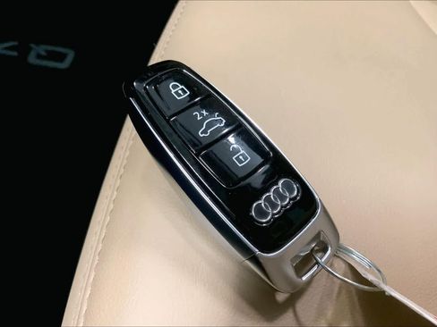 Used 2022 Audi Q7 3.0T Premium w/ Convenience Package image 17