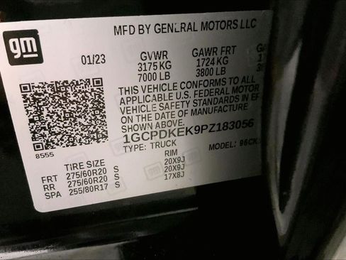 Used 2023 Chevrolet Silverado 1500 LT AWD/4WD image 31
