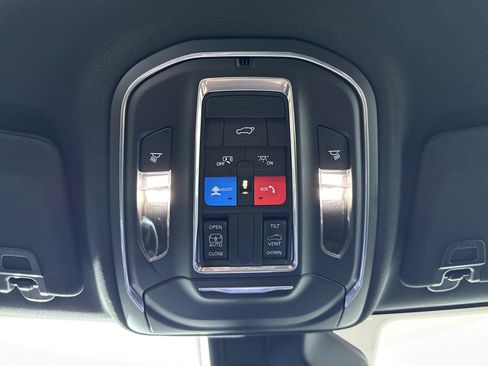 New 2025 Jeep Grand Cherokee Altitude image 26