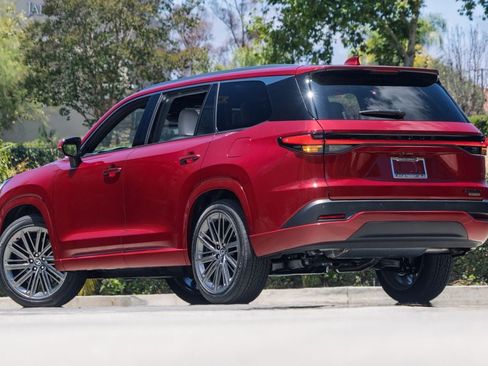 New 2026 Lexus TX 550h AWD Plug-In Hybrid image 2