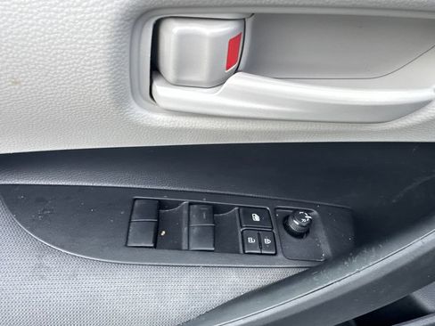 Used 2023 Toyota Corolla LE FWD image 13