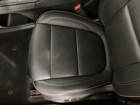 Certified 2023 GMC Acadia AT4 w/ Preferred Package image 22