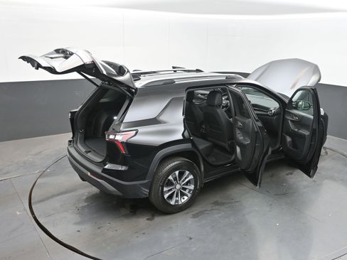 Used 2025 Chevrolet Equinox LT w/ Convenience Package II image 42