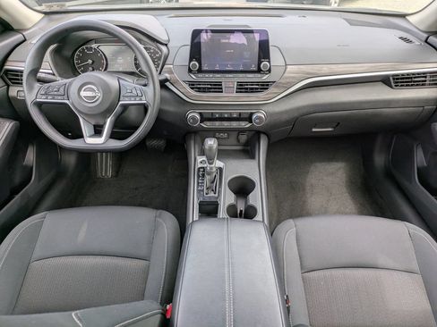 Certified 2025 Nissan Altima 2.5 SV FWD image 15