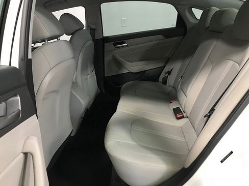 Used 2018 Hyundai Sonata SEL w/ Tech Package 02 FWD image 17