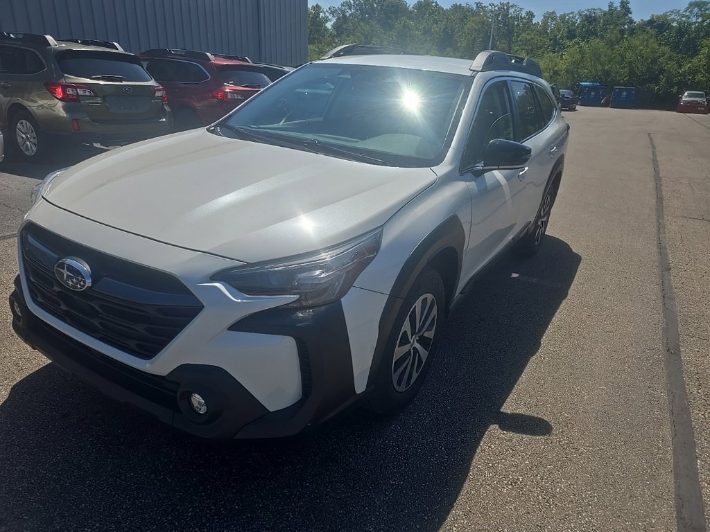 Used 2023 Subaru Outback Premium AWD/4WD image 7