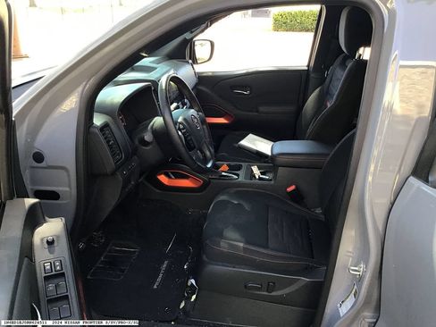 Used 2024 Nissan Frontier Pro-X RWD image 8