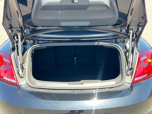 Used 2018 Volkswagen Beetle 2.0T S FWD image 24