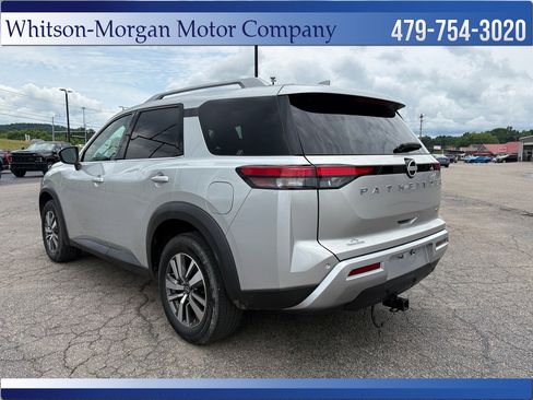 Used 2023 Nissan Pathfinder SL FWD image 7