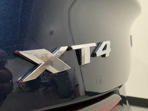 Used 2020 Cadillac XT4 Premium Luxury image 32