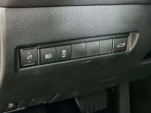 Certified 2024 Toyota Venza Nightshade AWD/4WD image 10