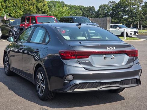 Used 2022 Kia Forte LXS FWD image 6