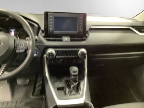 Used 2019 Toyota RAV4 XLE w/ Convenience Package image 11