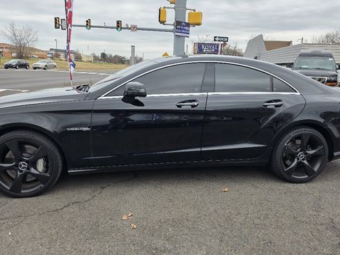Used 2012 Mercedes-Benz CLS 550 4MATIC image 4