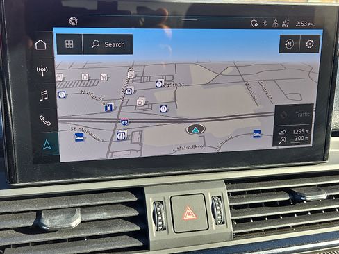 Used 2023 Audi SQ5 Prestige w/ Prestige Package image 18