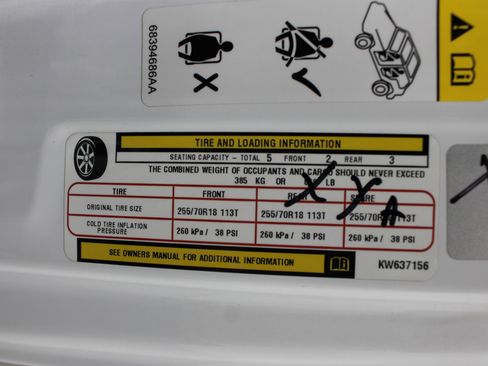 Used 2019 Jeep Wrangler Unlimited Sahara AWD/4WD image 38