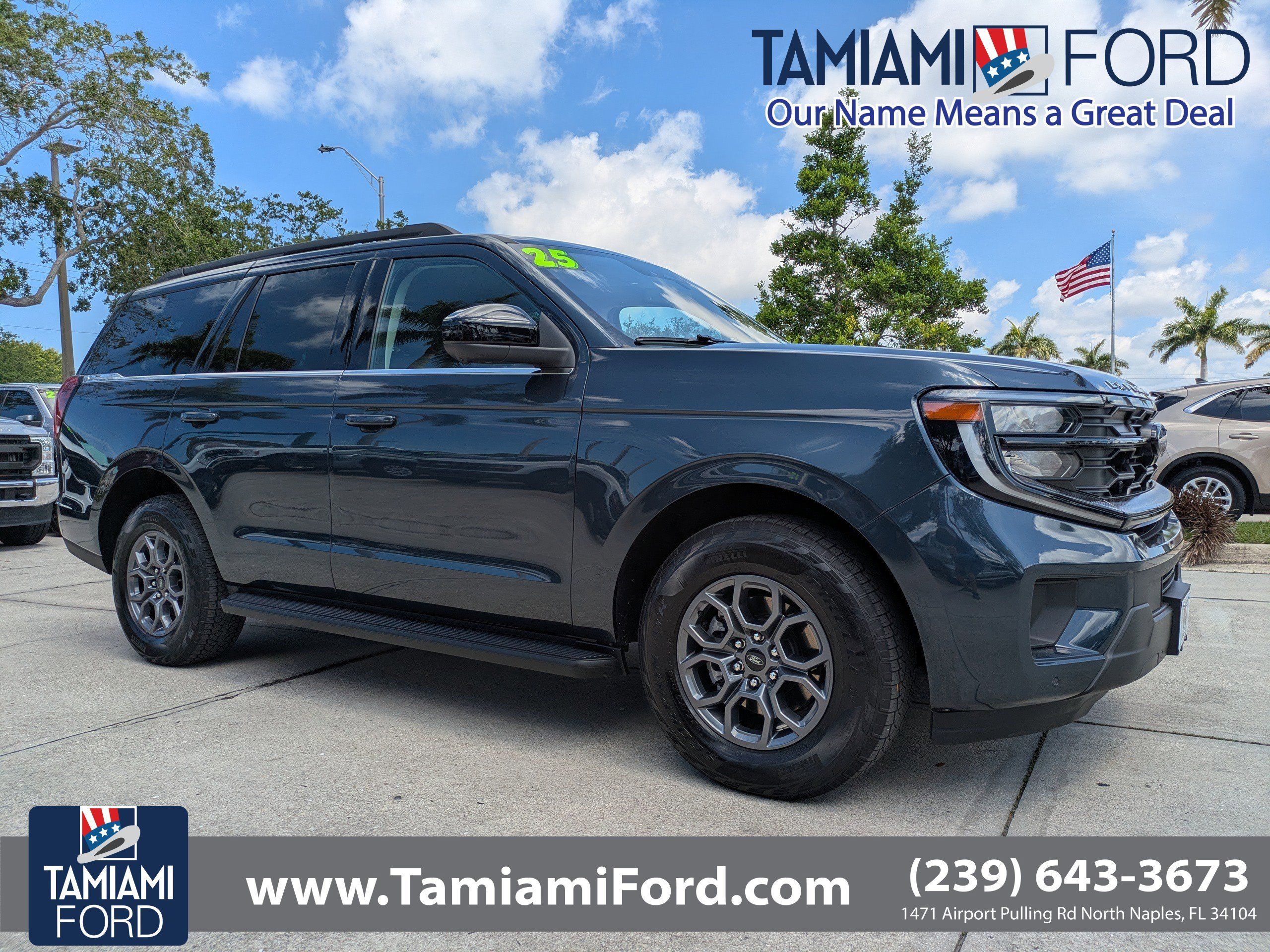 Certified 2025 Ford Expedition Active AWD/4WD image 1