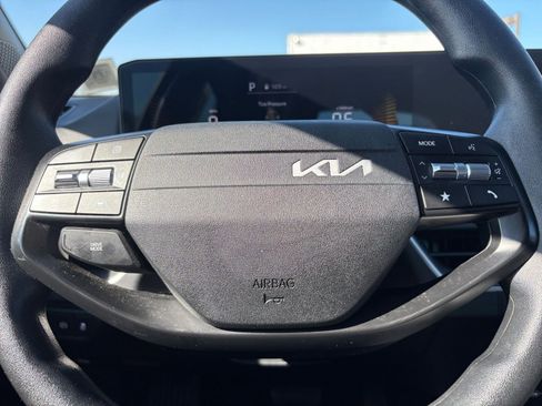 Used 2025 Kia K4 LXS image 27