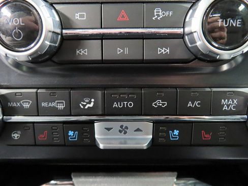 Used 2025 Ford F250 Lariat w/ Lariat Ultimate Package image 69