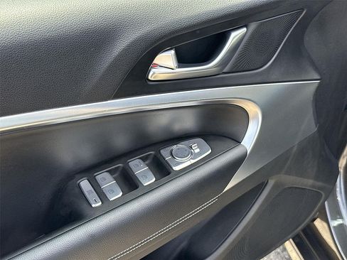 Used 2025 Genesis G70 2.5T AWD/4WD image 22