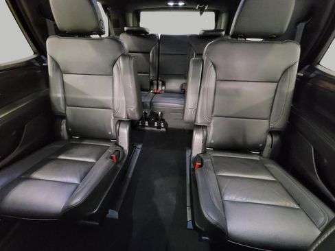 Used 2021 Chevrolet Tahoe Z71 w/ Luxury Package AWD/4WD image 23