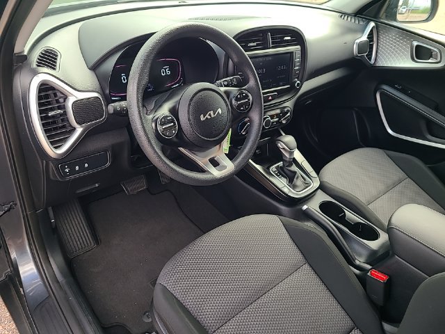 Used 2024 Kia Soul LX w/ LX Technology Package FWD image 14