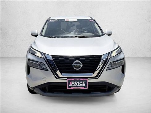Used 2021 Nissan Rogue SV FWD image 2