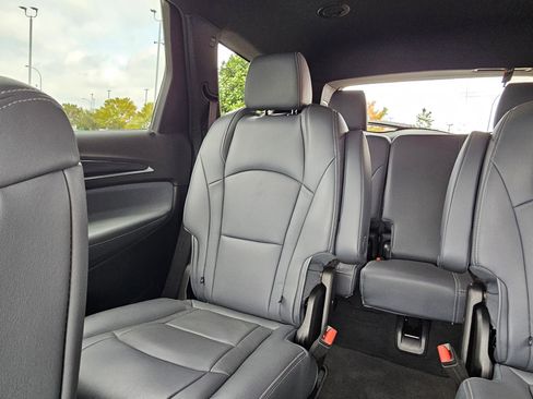 Used 2024 Buick Enclave Premium image 24