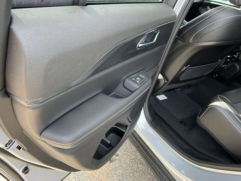 New 2025 Jeep Grand Cherokee 4WD image 16