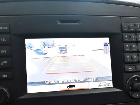Used 2016 Mercedes-Benz Metris Passenger image 28