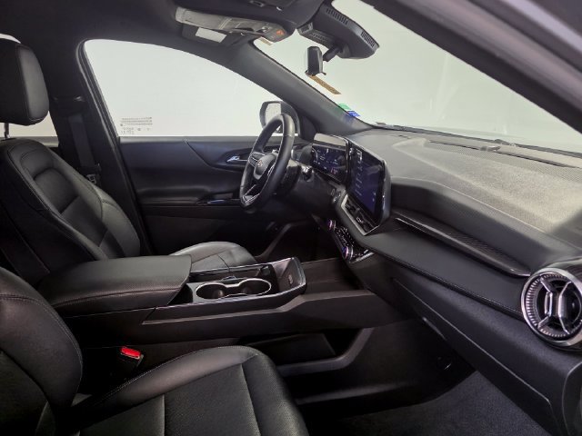 Used 2025 Chevrolet Equinox LT w/ Convenience Package II AWD/4WD image 11