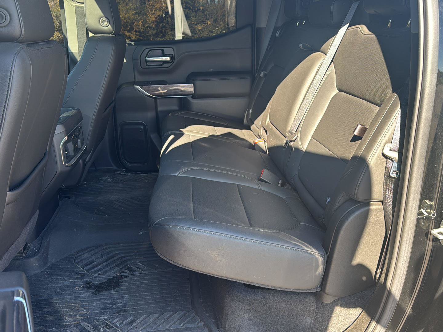 Used 2020 Chevrolet Silverado 1500 LTZ w/ LTZ Premium Package AWD/4WD image 10