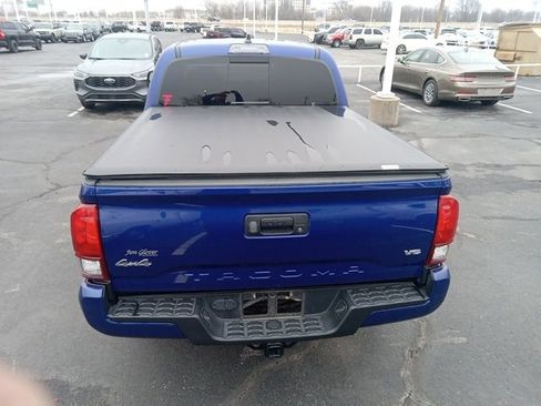 Used 2022 Toyota Tacoma SR5 w/ Technology Package image 6