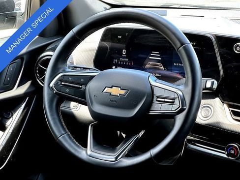 Used 2026 Chevrolet Equinox LT w/ Convenience Package II FWD image 30