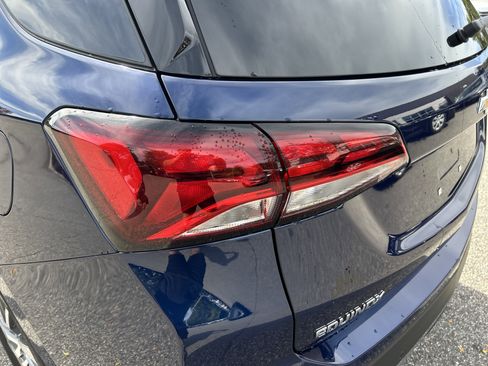 Used 2022 Chevrolet Equinox LT image 11