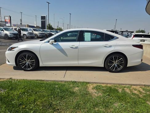 Used 2024 Lexus ES 300h w/ Premium Package FWD image 9