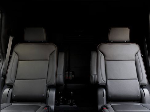 Used 2023 Chevrolet Tahoe High Country w/ Premium Package image 27