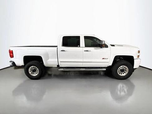 Used 2019 Chevrolet Silverado 2500 LTZ w/ Duramax Plus Package AWD/4WD image 9