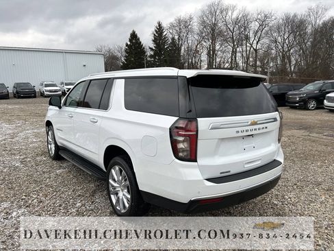 Certified 2023 Chevrolet Suburban High Country image 3