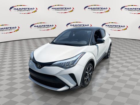 Used 2020 Toyota C-HR XLE FWD image 1