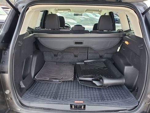 Used 2018 Ford Escape SE image 9