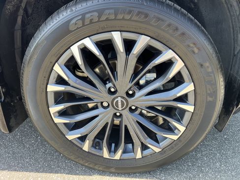 Used 2024 Nissan Rogue Platinum w/ Platinum Premium Package image 12