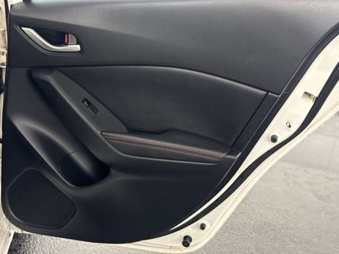 Used 2016 MAZDA MAZDA3 i Grand Touring image 36