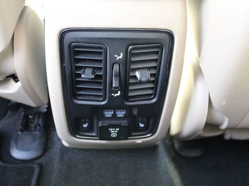 Used 2014 Jeep Grand Cherokee Limited image 25