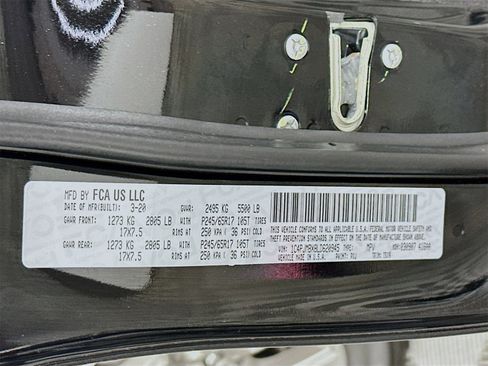 Used 2020 Jeep Cherokee Trailhawk w/ Cold Weather Group image 31