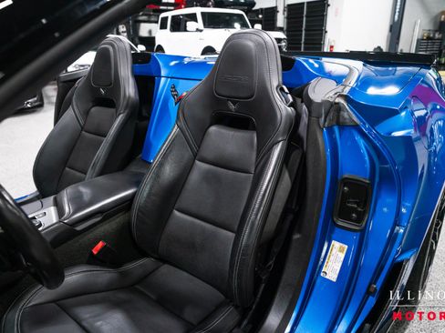 Used 2015 Chevrolet Corvette Z06 w/ 3LZ Preferred Equipment Group RWD image 19