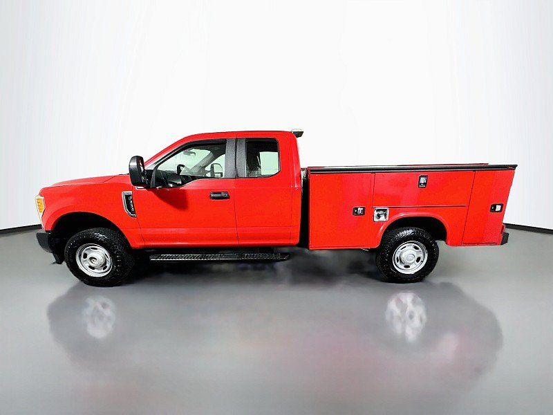 Used 2017 Ford F250 XL AWD/4WD image 4
