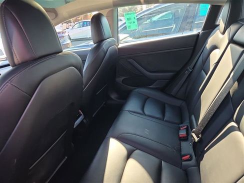 Used 2023 Tesla Model 3 Standard Range image 9